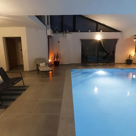 فيلة R&j's بيهاتش