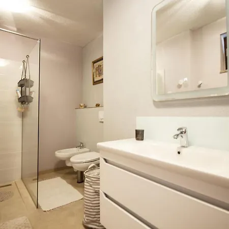 فيلة R&j's بيهاتش