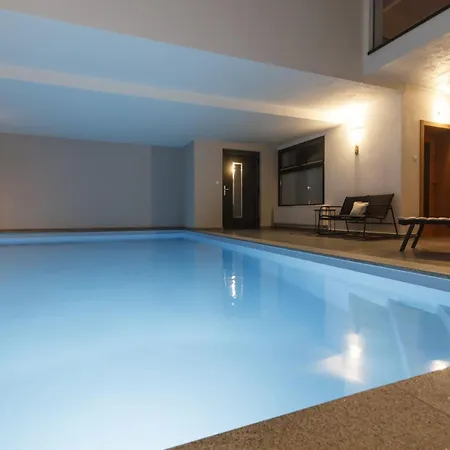 فيلة R&j's بيهاتش