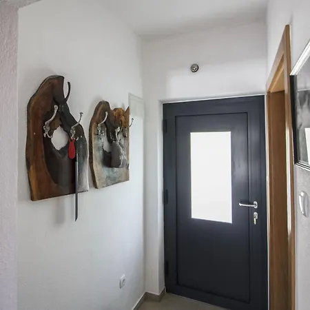 R&j's Villa Bihac