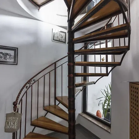 R&j's فيلة بيهاتش